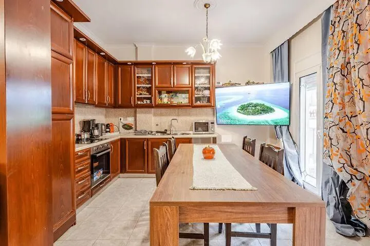 Fully Equipped And Family Friendly Skg Center Apartment Thessaloniki